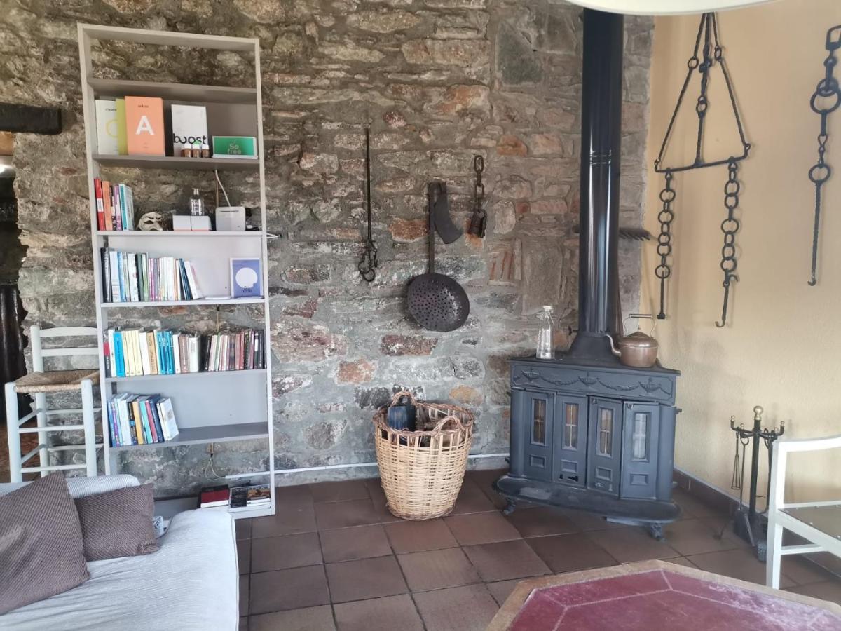 Cal Miquel De Ventola Guest House Exterior photo