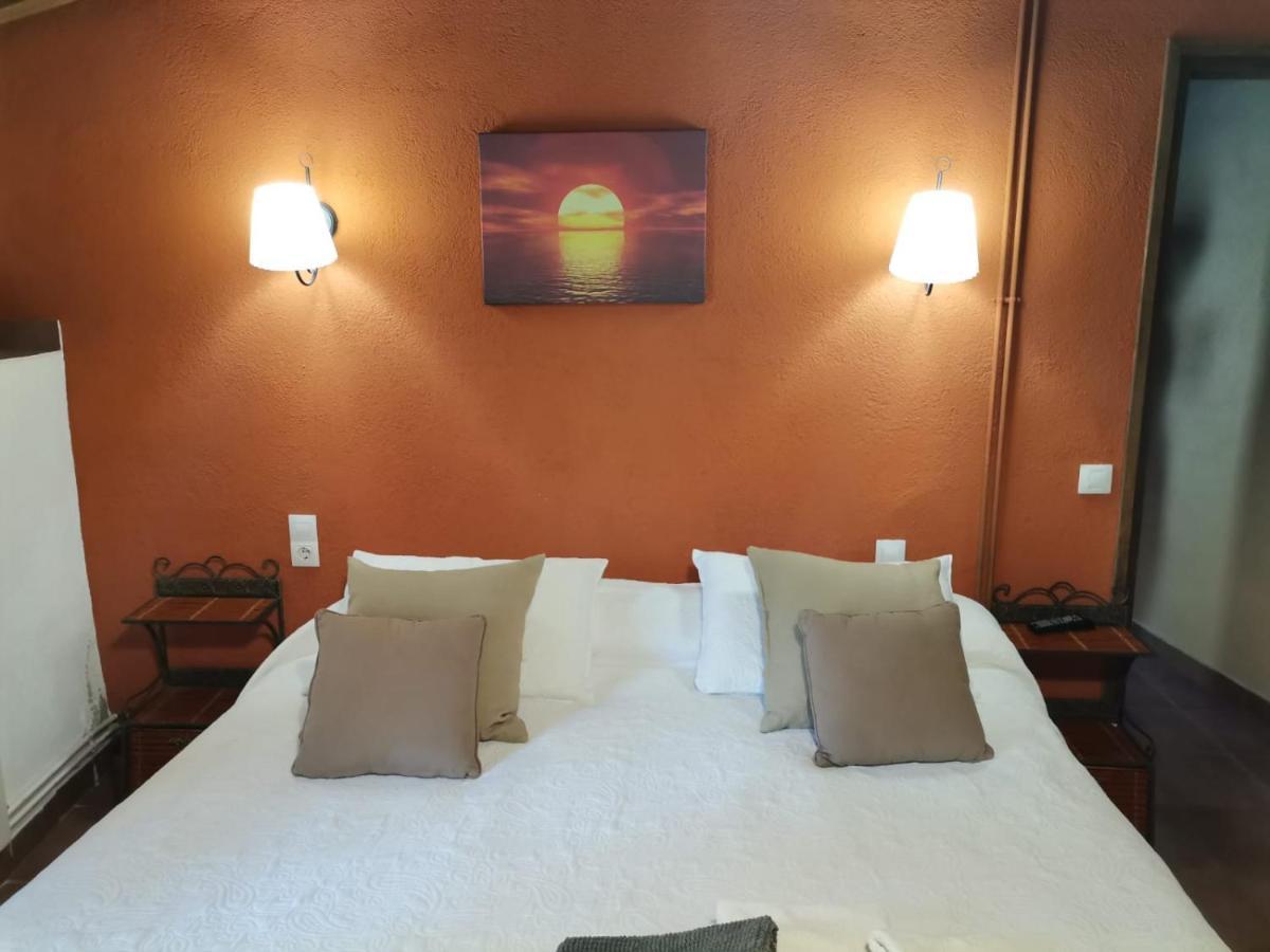 Cal Miquel De Ventola Guest House Exterior photo