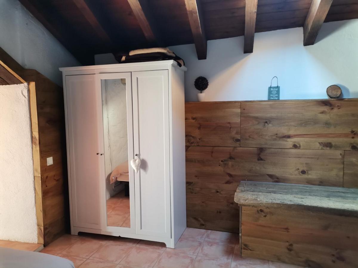 Cal Miquel De Ventola Guest House Exterior photo