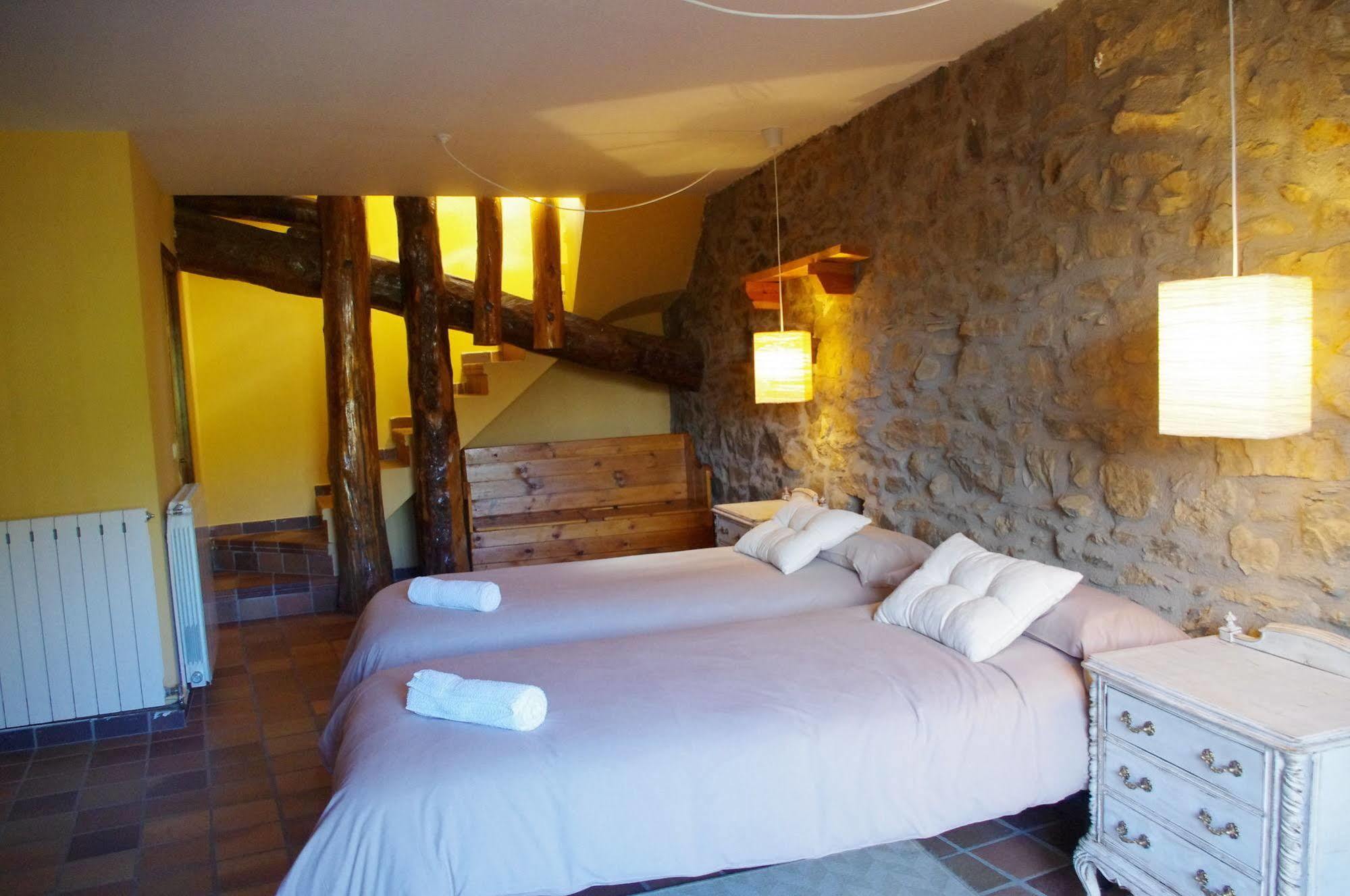 Cal Miquel De Ventola Guest House Exterior photo
